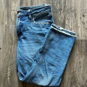 Old Navy cropped blue jeans.